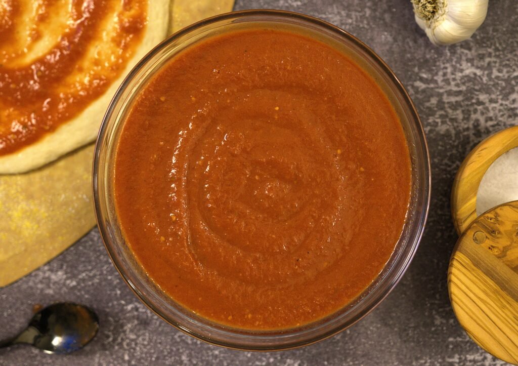 Easy No-Cook Pizza Sauce