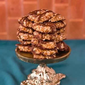 4-Ingredient Healthy Samoa Cookies