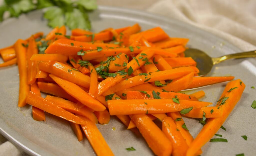 Easy Maple Glazed Carrots